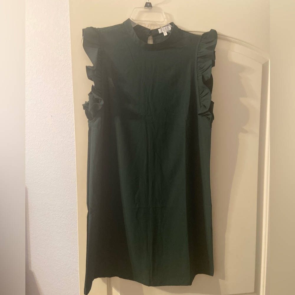 NWOT Cute dark green dress w/ ruffle cap sleeves size large